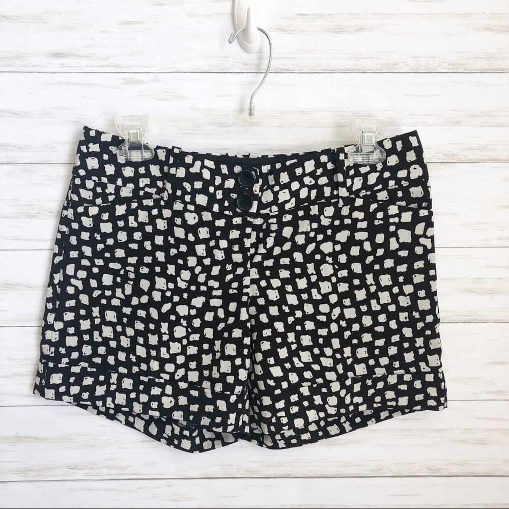 The Limited Black & Cream DREW FIT shorts, size 4